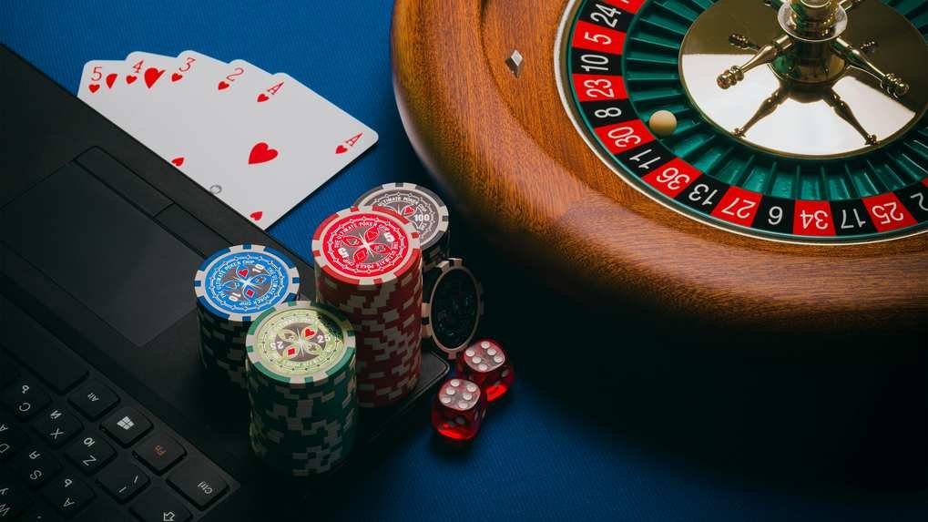 Tropical Wins Casino Bonuses vs. Competitor X: Who Offers More Value?