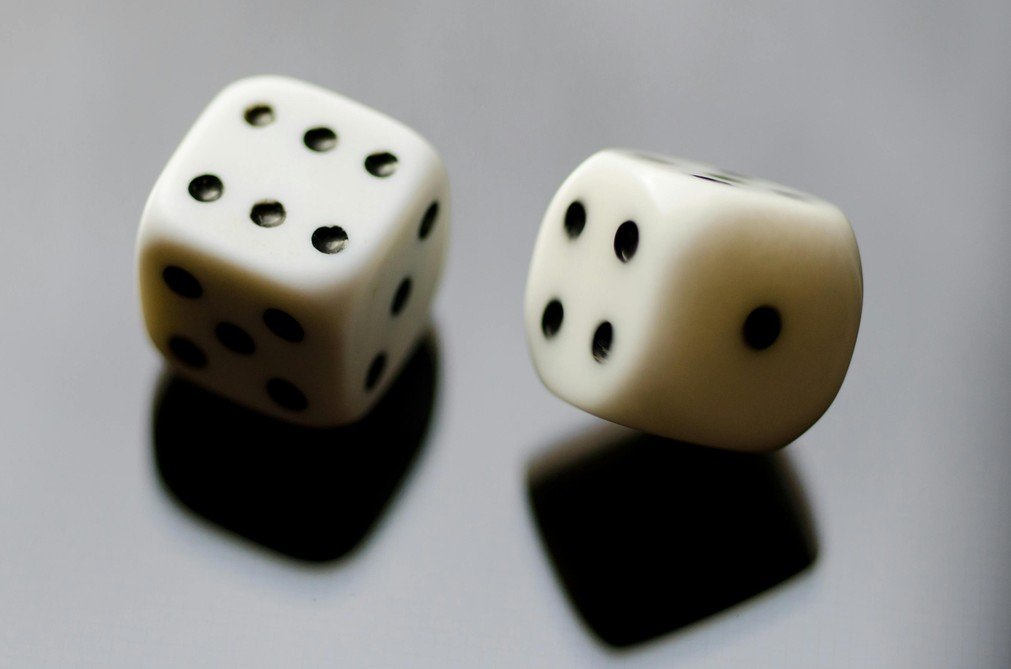 Live Casino Games vs. RNG-Based Games: Which is Right for You?